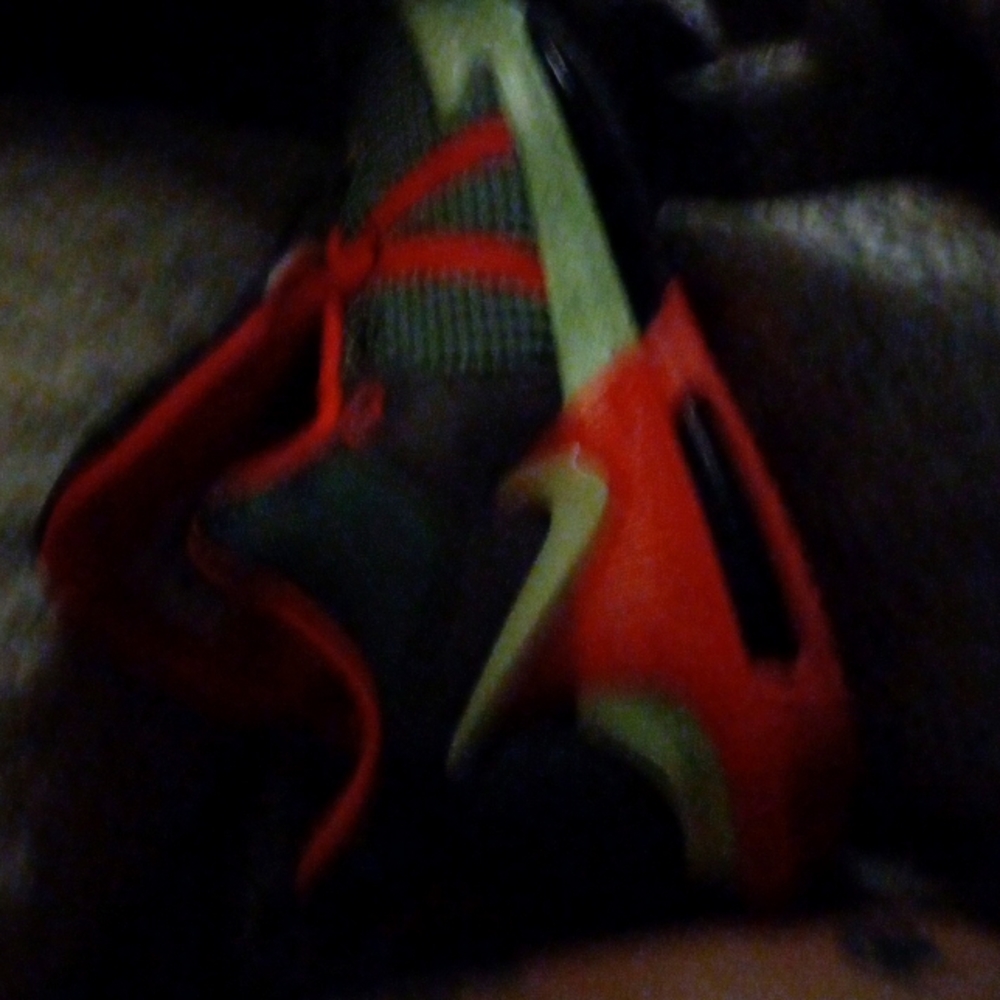 Nike LeBron witness 7